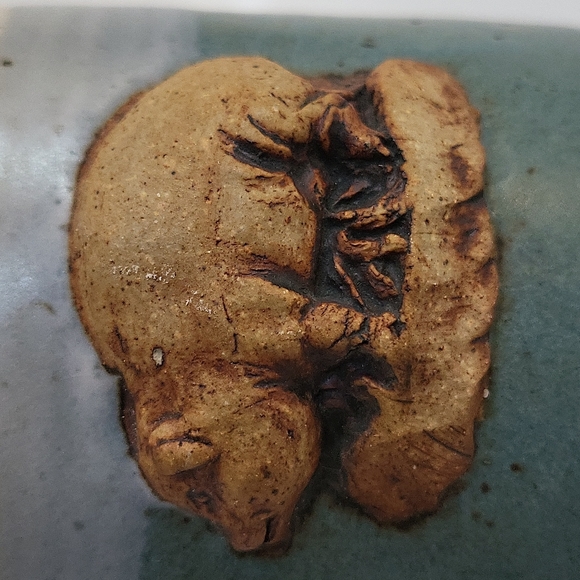 Two Toned Ceramic Coffee Mug With Raised Pig Design - Picture 3 of 11